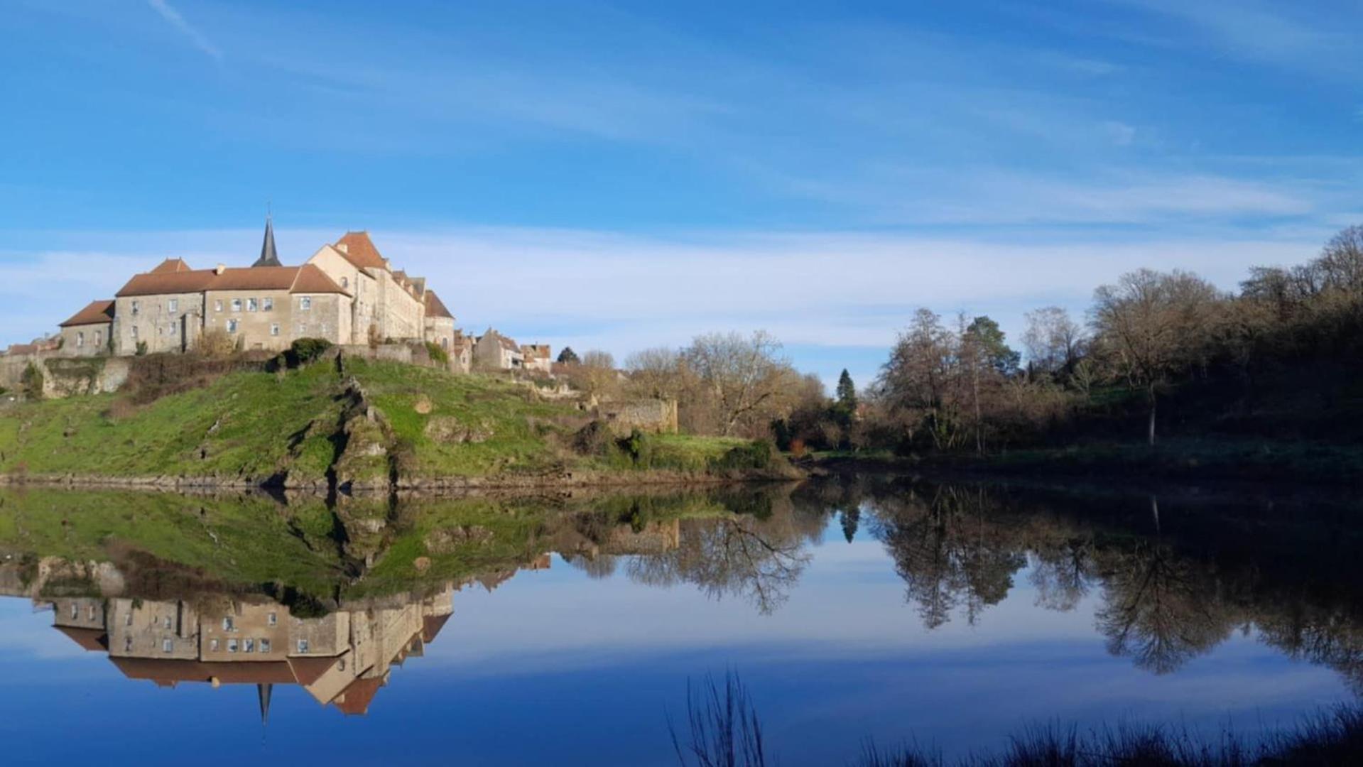 Gite "La Petite" Saint-Benoit-du-Sault Dış mekan fotoğraf