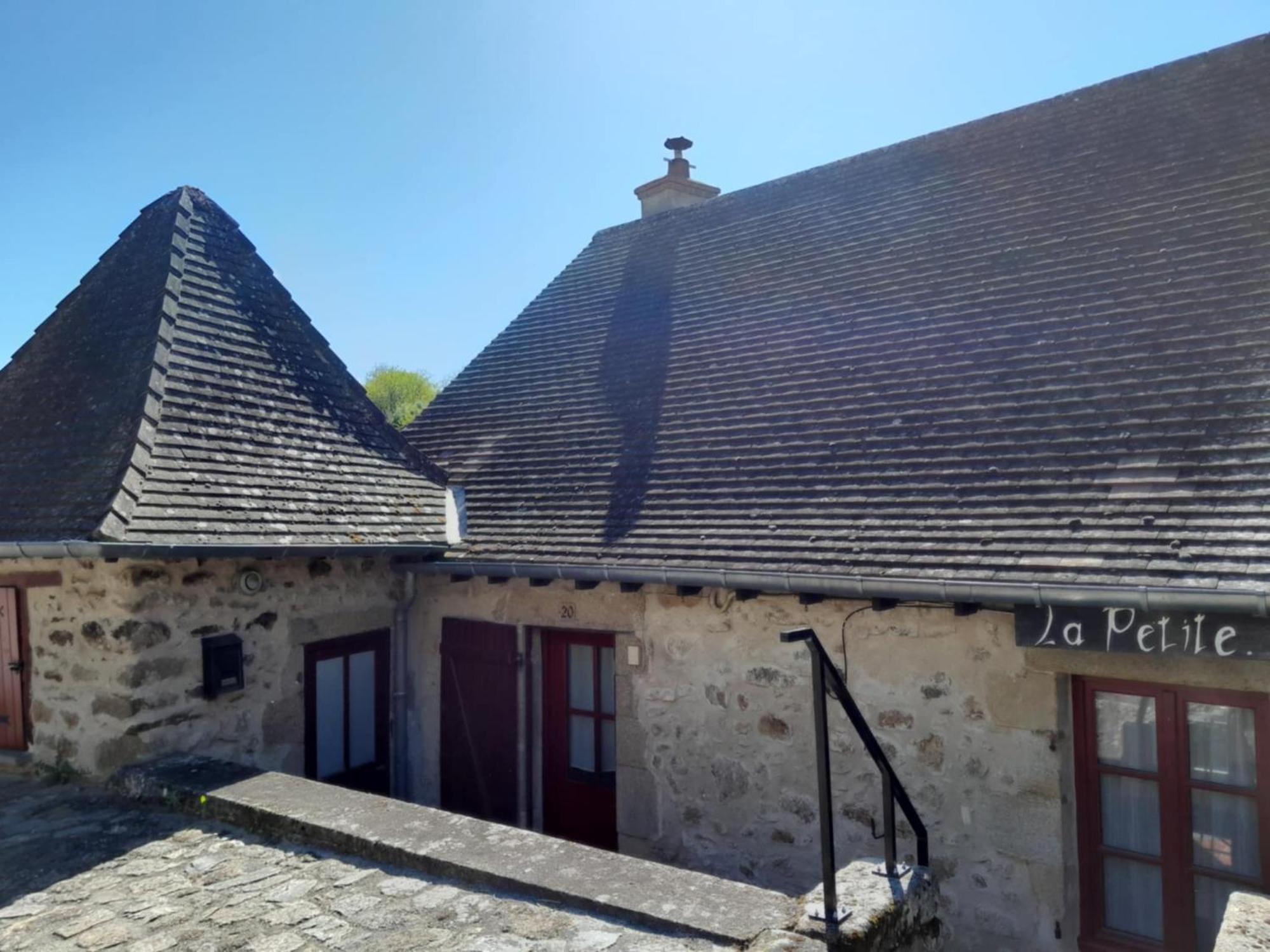 Gite "La Petite" Saint-Benoit-du-Sault Dış mekan fotoğraf