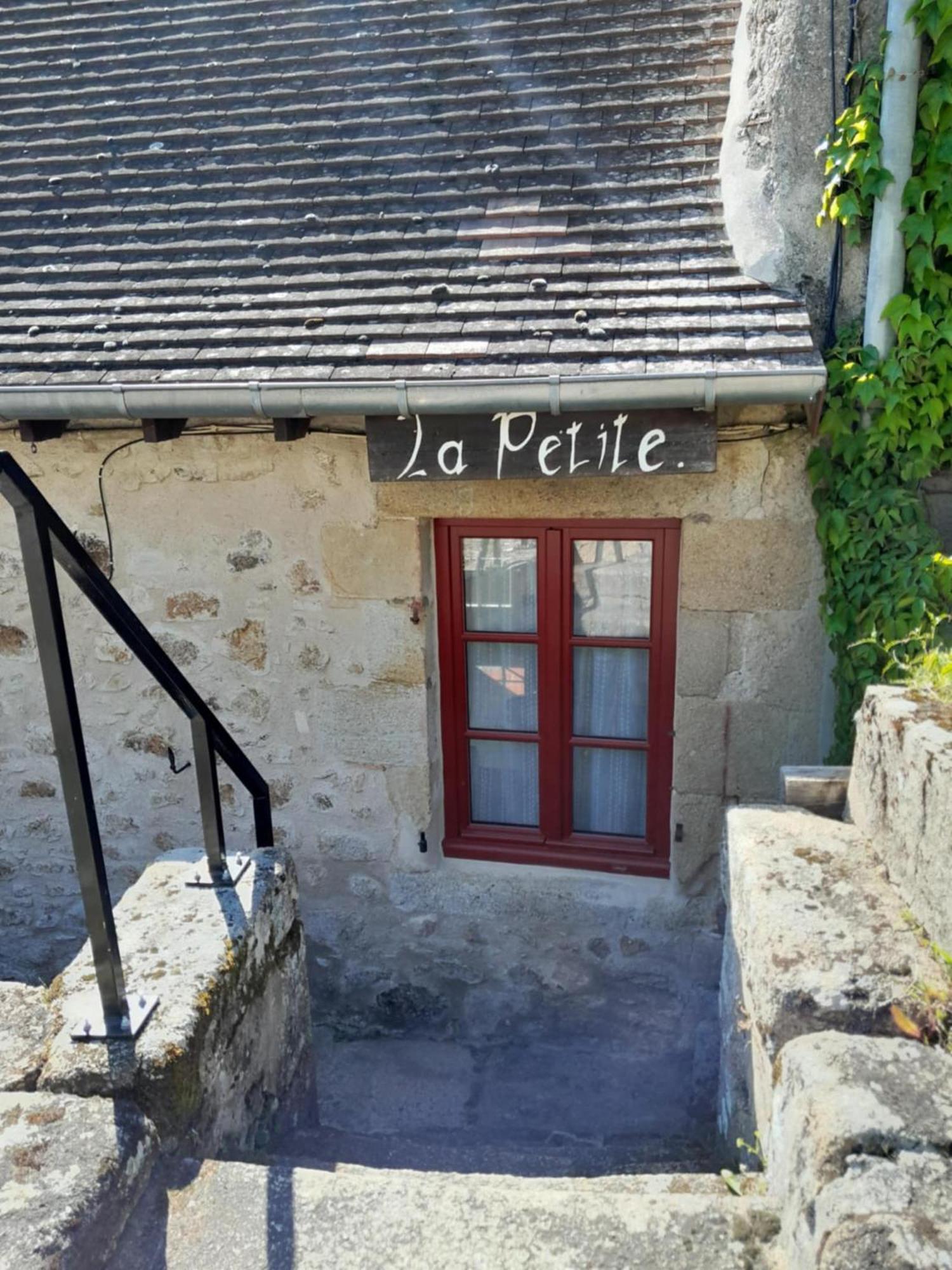 Gite "La Petite" Saint-Benoit-du-Sault Dış mekan fotoğraf